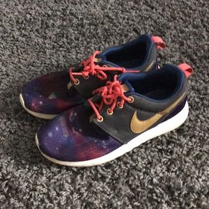 Rare galaxy roshes